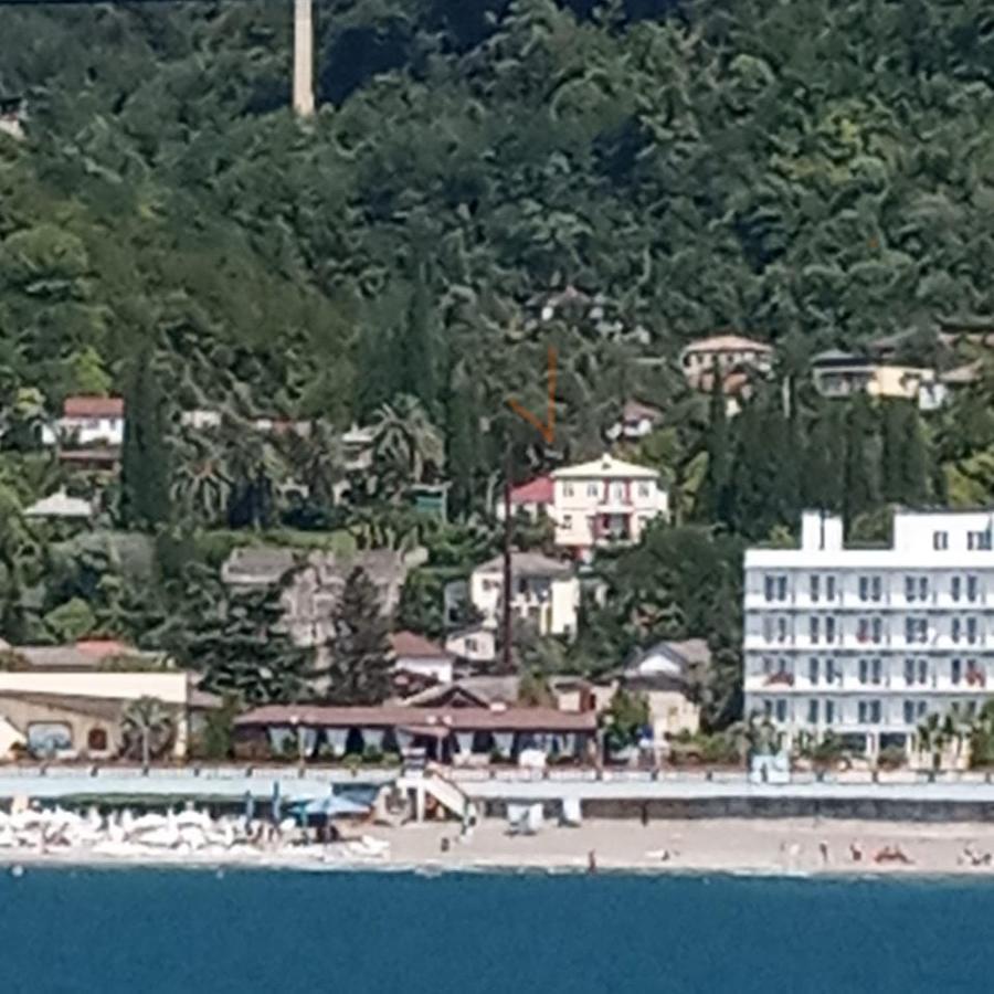 Бестужевский Дворик Gagra Buitenkant foto