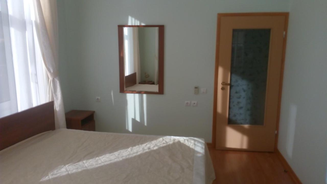 Бестужевский Дворик Gagra Buitenkant foto