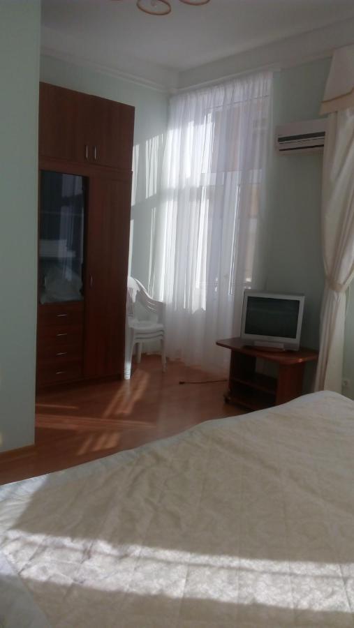 Бестужевский Дворик Gagra Buitenkant foto