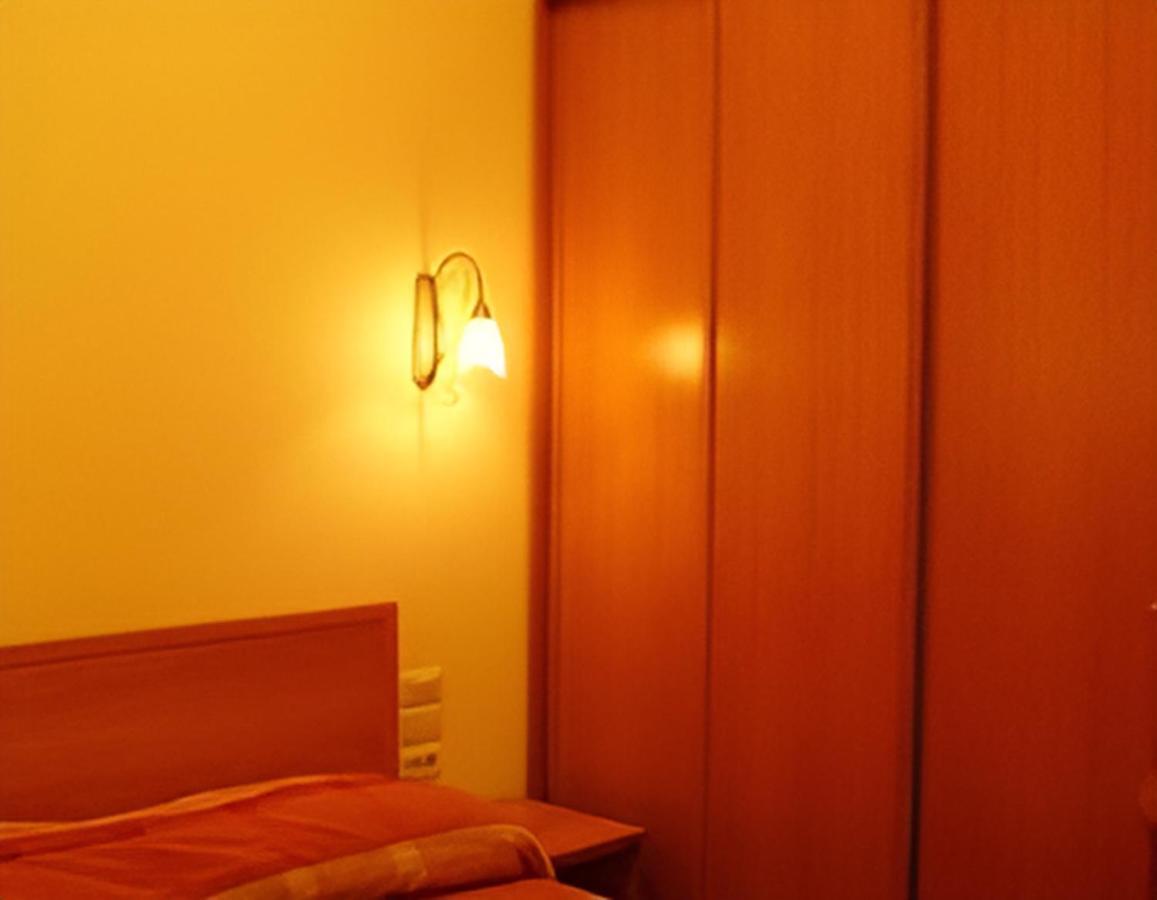 Бестужевский Дворик Gagra Buitenkant foto