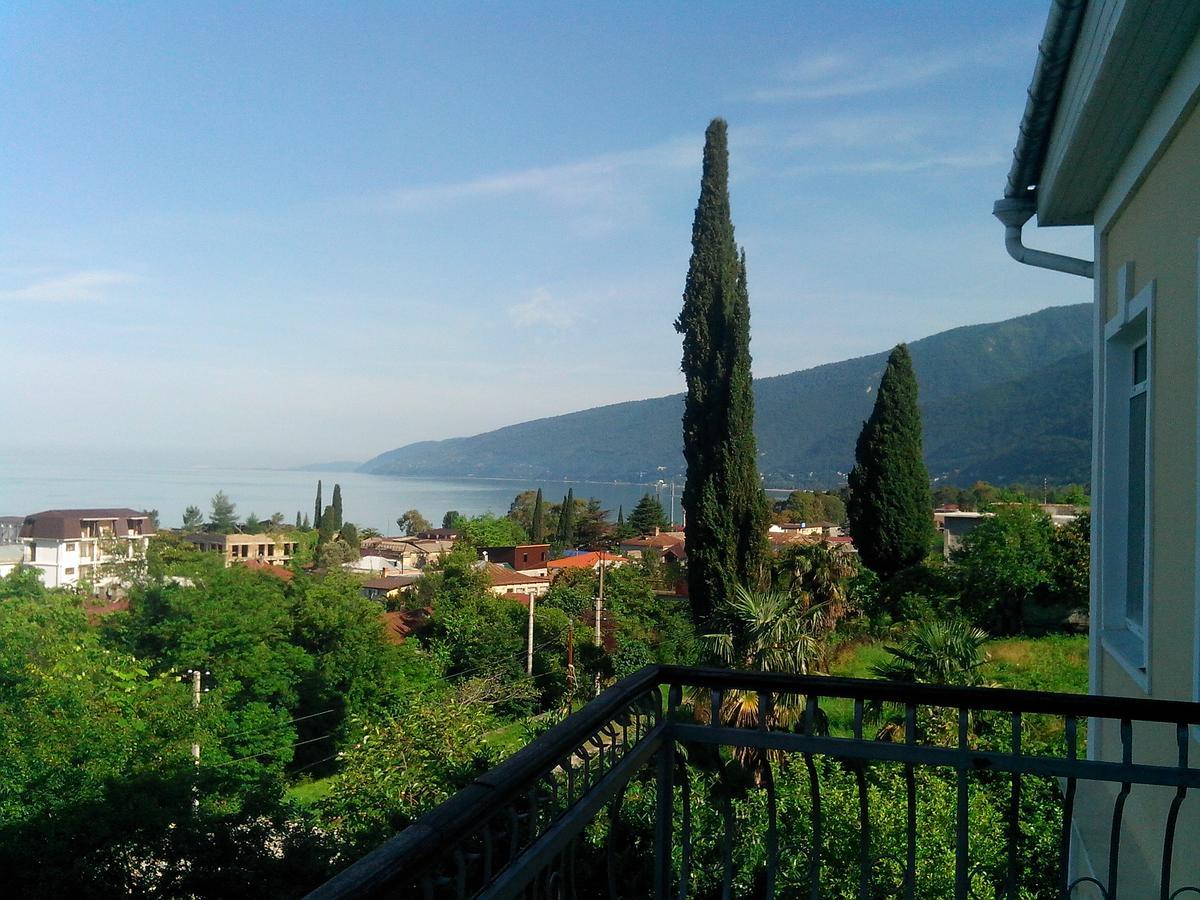 Бестужевский Дворик Gagra Buitenkant foto