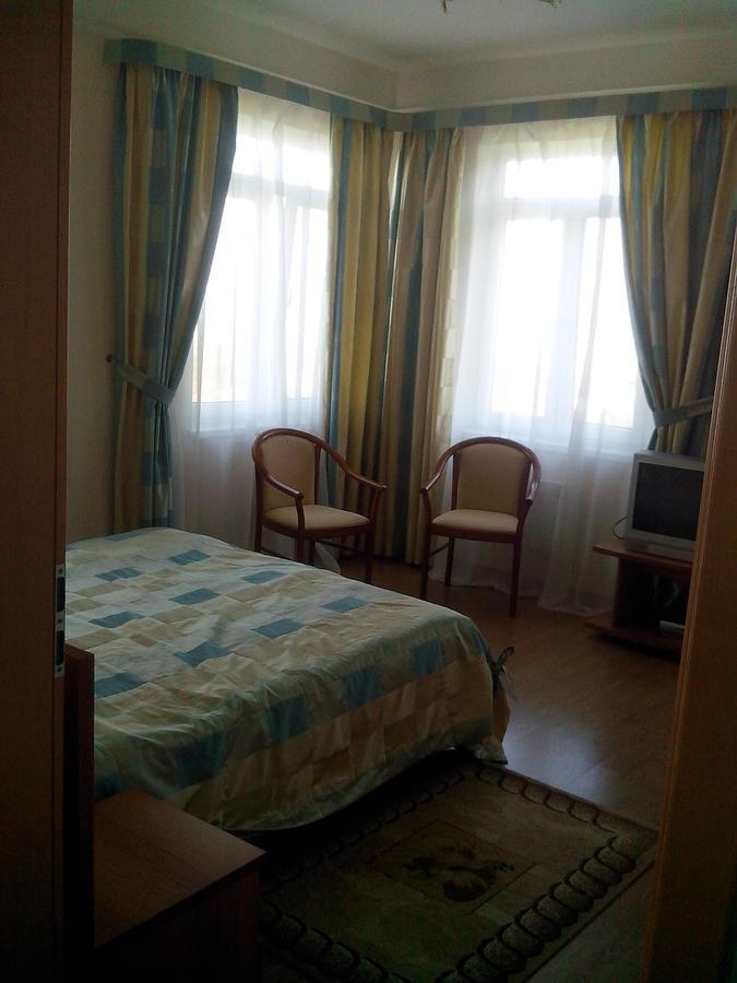 Бестужевский Дворик Gagra Buitenkant foto