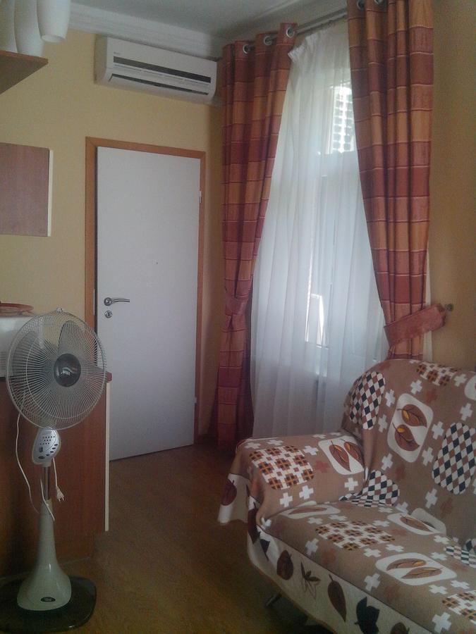 Бестужевский Дворик Gagra Buitenkant foto