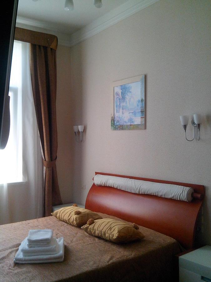 Бестужевский Дворик Gagra Buitenkant foto