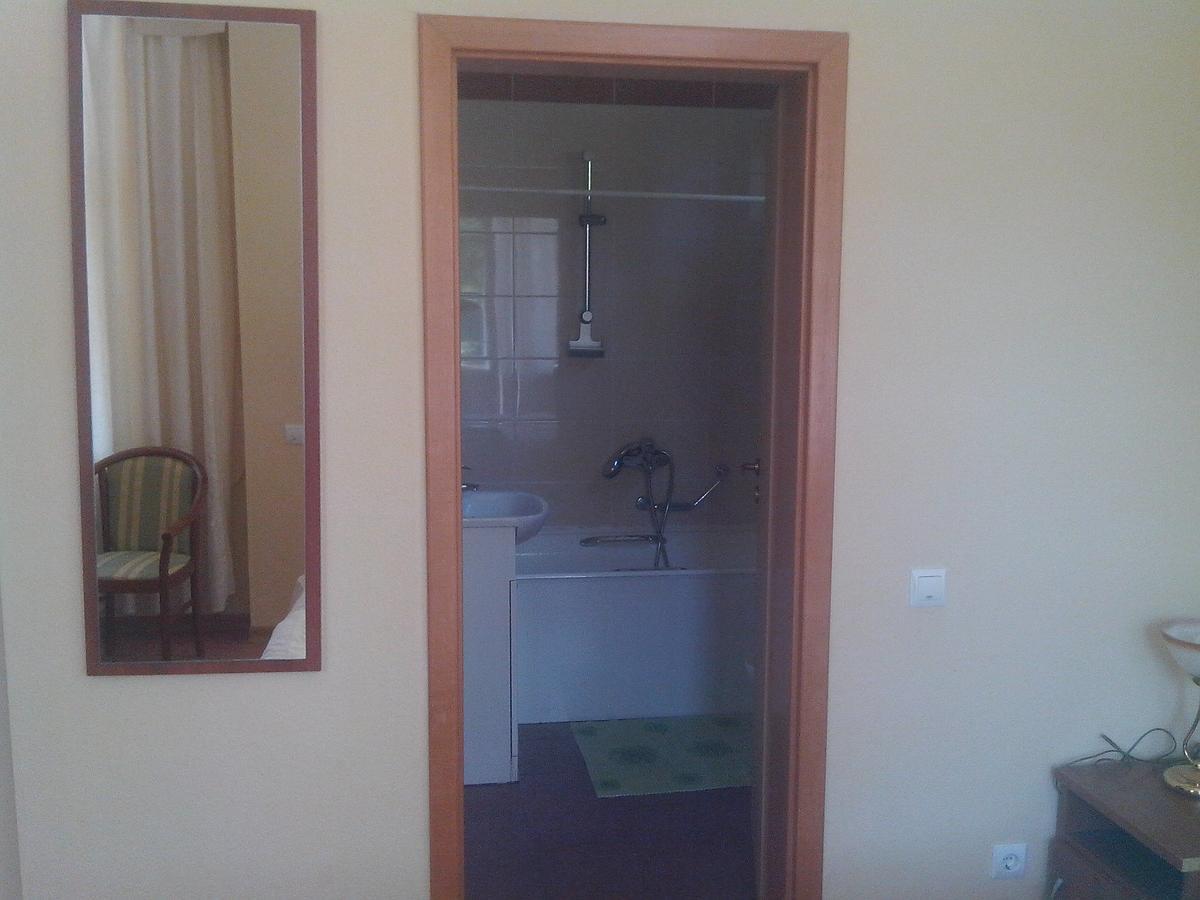 Бестужевский Дворик Gagra Buitenkant foto