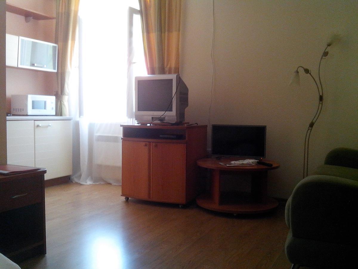 Бестужевский Дворик Gagra Buitenkant foto