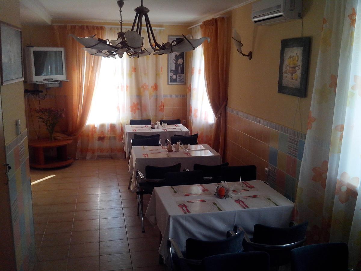 Бестужевский Дворик Gagra Buitenkant foto
